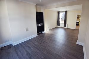 Lounge/Diner- click for photo gallery